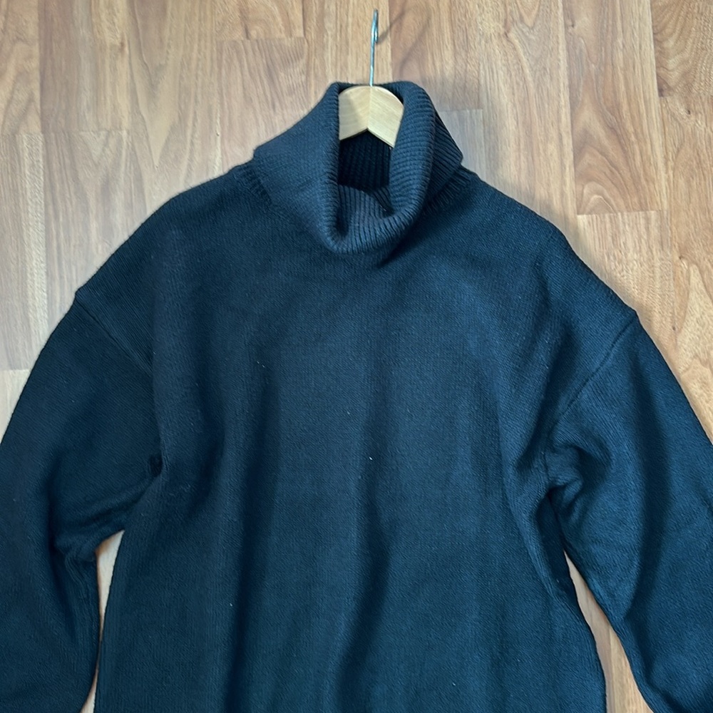 BNWT - Picture 2 of 3